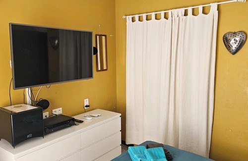 Lezignan-Corbieres Bed & Breakfast | Serge Le Belge room 3 VIP - terrace - jacuzzi