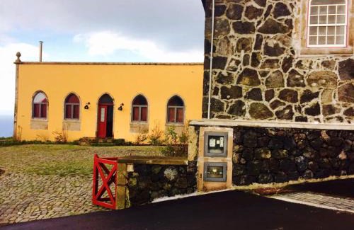 Angra do Heroismo House | Serreta Island Home