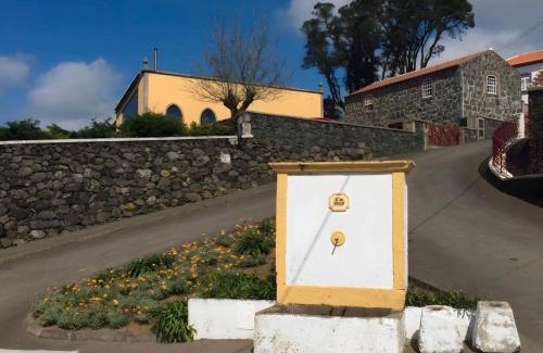 Angra do Heroismo House | Serreta Island Home