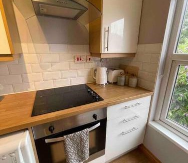 Cradley Heath Apartment | Serviced Apartment- 1 Bed-Next To Train Station