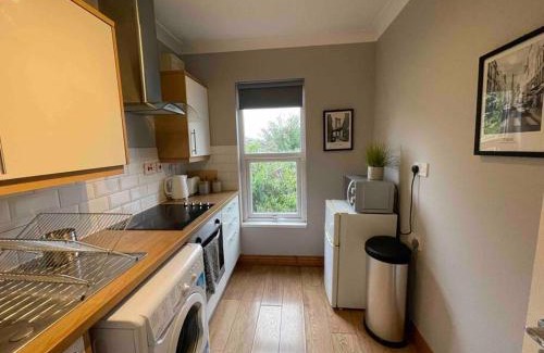 Cradley Heath Apartment | Serviced Apartment- 1 Bed-Next To Train Station