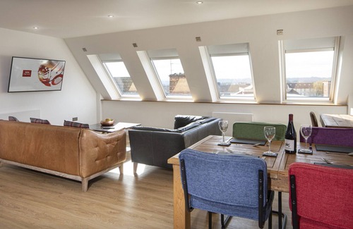 Swindon Apartment | Serviced Penthouse Apartment in Old Town Swindon