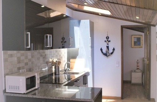 Sesimbra Apartment | Sesimbra Beach 15 m'away, charming apartment, sea view terrace, historic heart