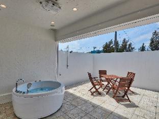 Motobu House | Sesoko Villa