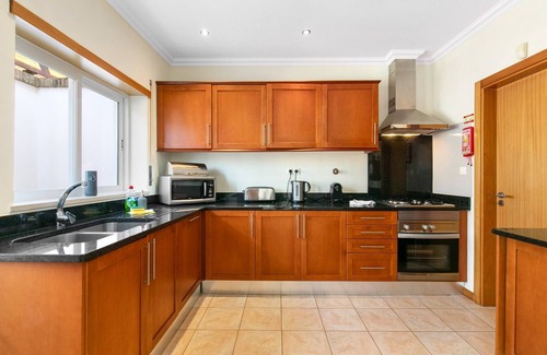 Portimao House | Set in Superb, Tranquil Gardens, yet Only a Short Drive to the Centre of Lagos
