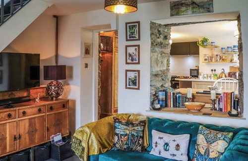 Caernarfon Cottage | Set in the most fantastic elevated position, with simply stunning views.