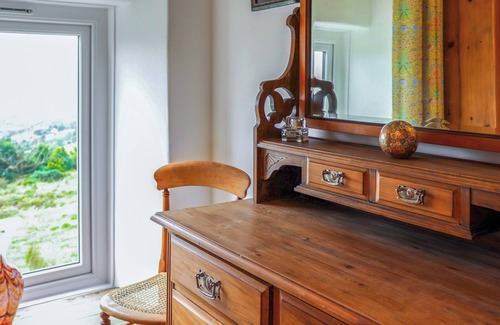 Caernarfon Cottage | Set in the most fantastic elevated position, with simply stunning views.
