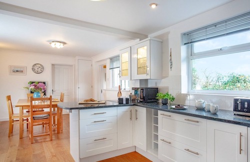 Portscatho Cottage | Set within the idyllic area of the Roseland.