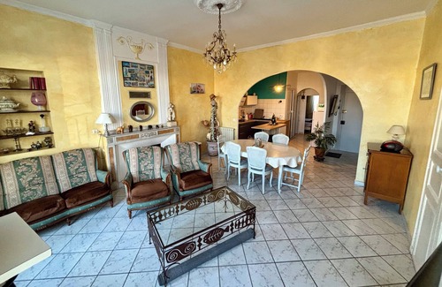 Sete Apartment | Sète quay apartment with view of boat fleet + Secure standard garage