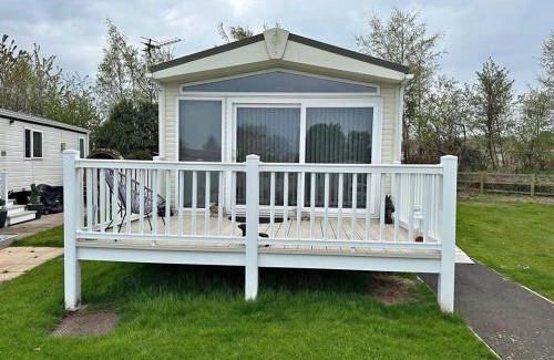 Prestonpans Resort | Seton Sands Holiday Village 2 Bedroom Elegant En-Suite Caravan with Bathtub