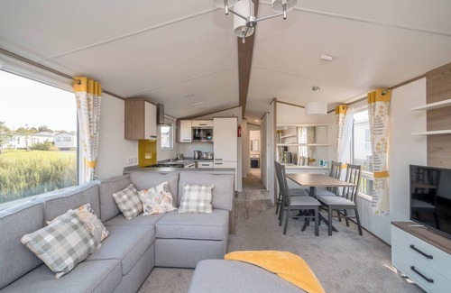 Prestonpans House | Seton Sands Kings Barnes | 3BR| Parking | Wi-Fi