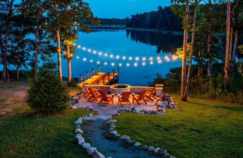 Tracy City Ski Chalet | Settle Down on the Lake – Your Waterfront Escape in Tracy City