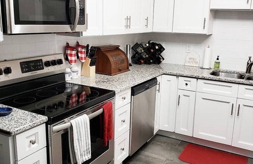 Heron Walk House | Settle up or down at the Nest on Neelys in the heart of Madison, TN!