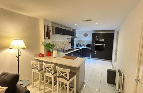 Horfield House | Sevastopol Four Bedroom House near Gloucester Road