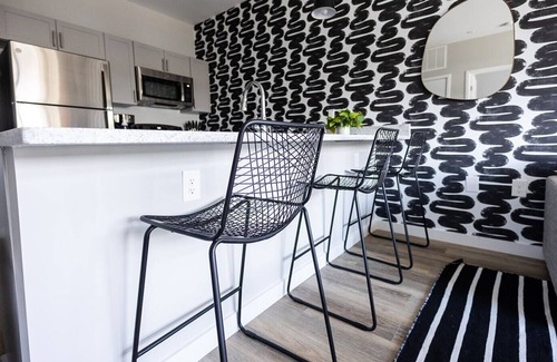 Nashville House | SEVEN AT SEVEN - OPTIMUM ONYX