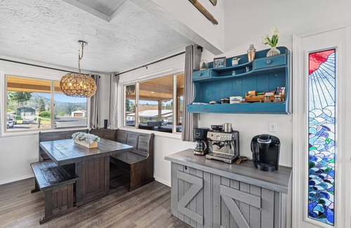 Davenport House | Seven Bays Family Beach Getaway, come enjoy Lake Roosevelt all year round!