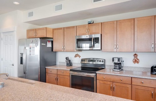 Kill Devil Hills Condo | Seven Cs 402: Oceanfront Condo, Shared Pool