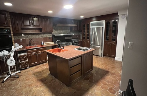 Washington Heights Bed & Breakfast | SEVEN FIT Wellness Retreat Space offers a serene and peaceful environment.