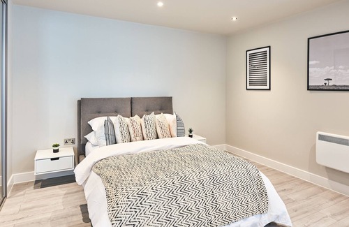 Bracknell Apartment | Seven Living Bracknell - Free Parking on SIte