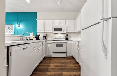 North Myrtle Beach Condo | Seven Oaks #12-301: 3 BR, 2 BA Condominium in North Myrtle Beach, Sleeps 6