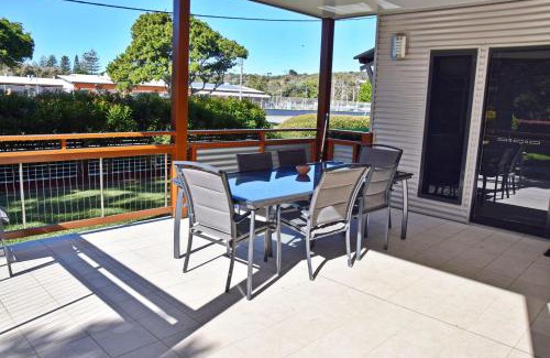 Hat Head House | Seven On Myrtle at Hat Head - Bring your own linen.