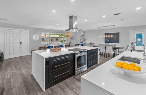 Singer Island Villa | Seven Palms Waterfront - Private Dock, Heated Pool & Cabana - Walk to Beach!