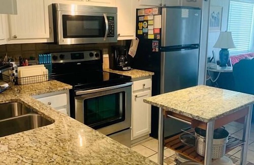 Holden Beach House | Seven Seas-7C - Great condo with community pool & tennis courts!