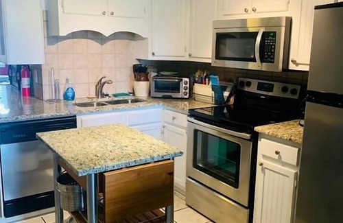 Holden Beach House | Seven Seas-7C - Great condo with community pool & tennis courts!
