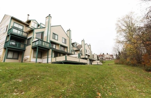 Seven Springs Condo | Seven Springs Meadowridge 2 Bedroom Standard Condo with Mountain Views by RedAwning