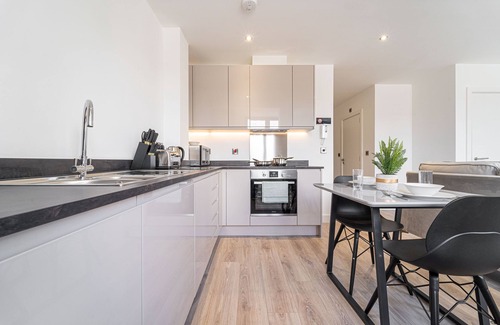 Barnt Green Apartment | SevenStays Residences Solihull - NEC/Airport