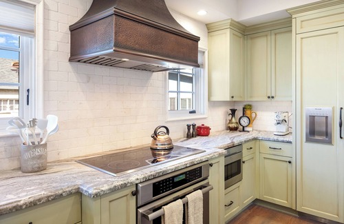 Seal Beach House | Seventh & Shore | Stylish Seal Beach Home w/Elevator, Fireplace + Bold Design