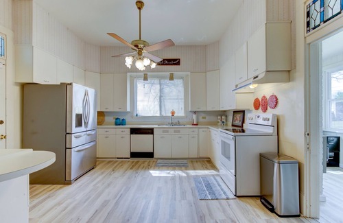 Hot Springs House | Seventh Street Sanctuary