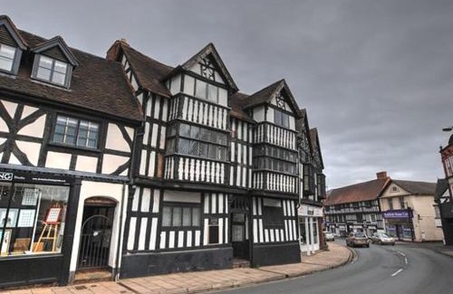 Shrewsbury House | Severn Tudor House