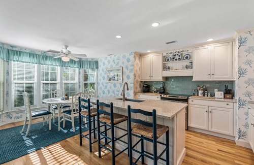 Boca Grande House | Sewarch 29 - Beach House - Sleeps 10 - Pet Friendly!