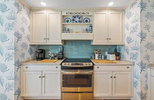 Boca Grande House | Sewarch 29 - Beach House - Sleeps 10 - Pet Friendly!