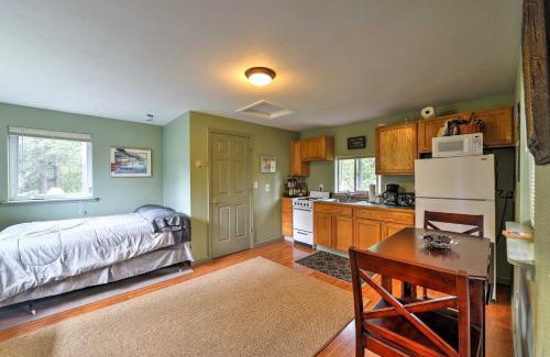 Seward Apartment | Seward Studio with Deck, Outdoor Dining and Mtn Views!