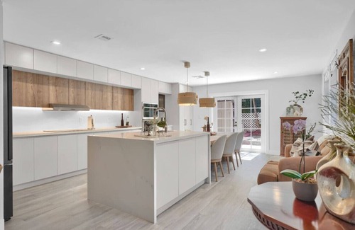 Coconut Grove Apartment | SF Home Away From Home in Coconut Grove