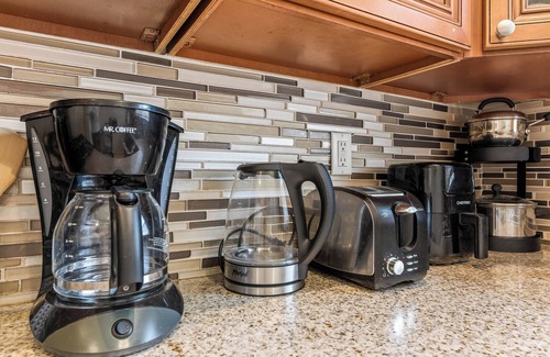 Reseda House | SF Valley Comfort - Front duplex home> Lake Balboa