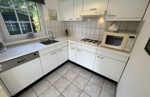 Kortgene House | Sfeervolle Vakantiewoning met 3 Slaapkamers Nabij Veerse Meer en Noordzeestrand