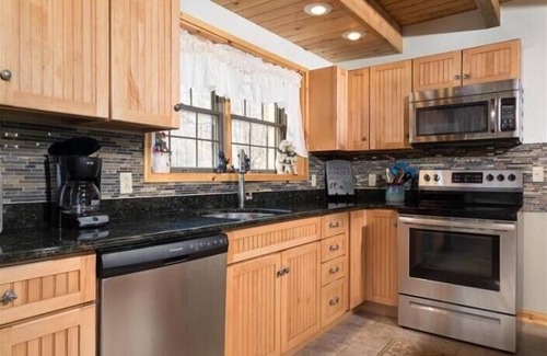 Davis House | SG18- Private, Log Home! Hot Tub! Dolly Sods Access! Pets ok!