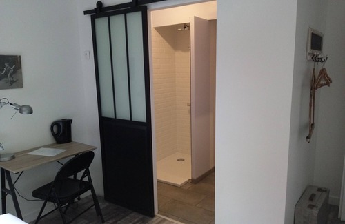 Breuil-Barret House | Sganarelle-Twin room-Comfort-Private Bathroom-Park view