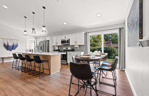 Green Bay House | SGB1 -6 Bedroom New Build on Shadow Ln!