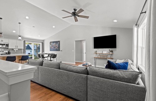 Green Bay House | SGB1 -6 Bedroom New Build on Shadow Ln!