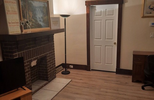 Pittsburgh House | Sha-Ron's Place 2 bedroom home in McKees Rock, Pittsburgh