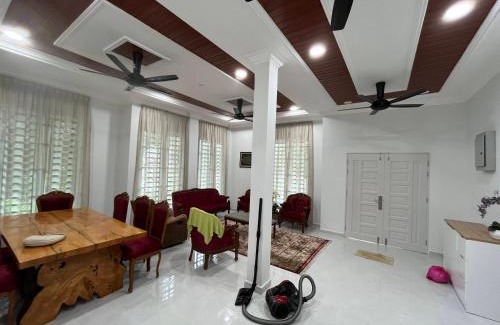 Kubur Maras House | Sha's Homestay Kota Bharu