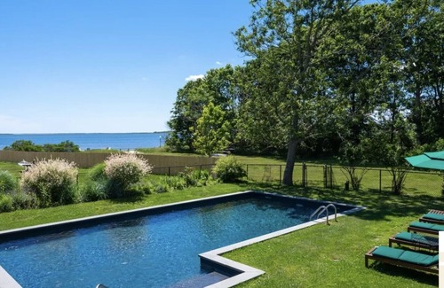 Long Island House | Shabby Chic Beach House get Away, a Stone's Throw From the Hamptons's!