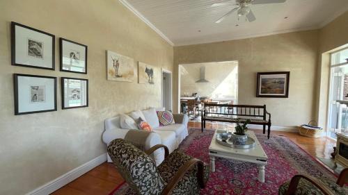 Oudtshoorn House | Shades of Africa
