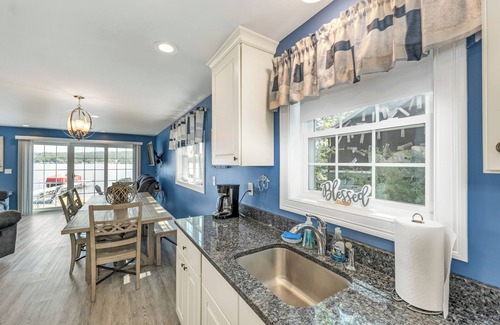 Lochmere House | Shades of Summer on Lake Winnisquam