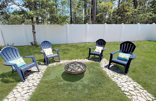 Boiling Spring Lakes House | Shadow Lakes Retreat ~Golfing, Beaches, 10 Min to OKI, Southport Ferry