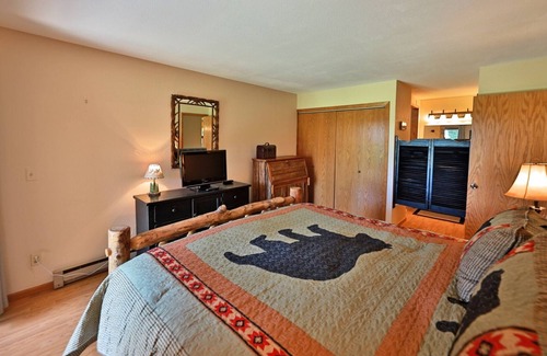 Grand Lake Condo | Shadow Mountain Yacht Club #2 2 Bedroom Condo by Redawning